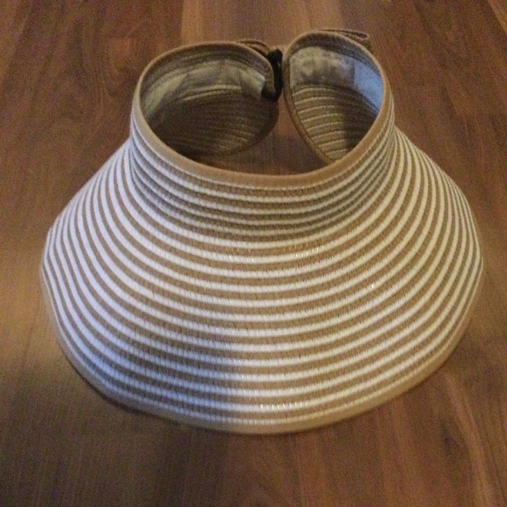 Beach lake hat